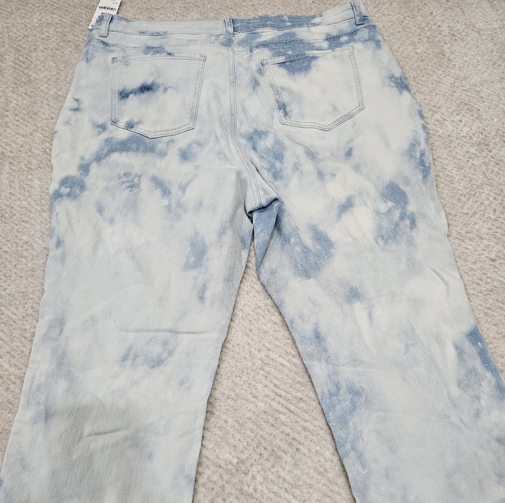 Curvy plus size Capri jeans